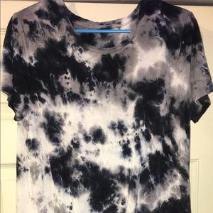 tie-dye tee